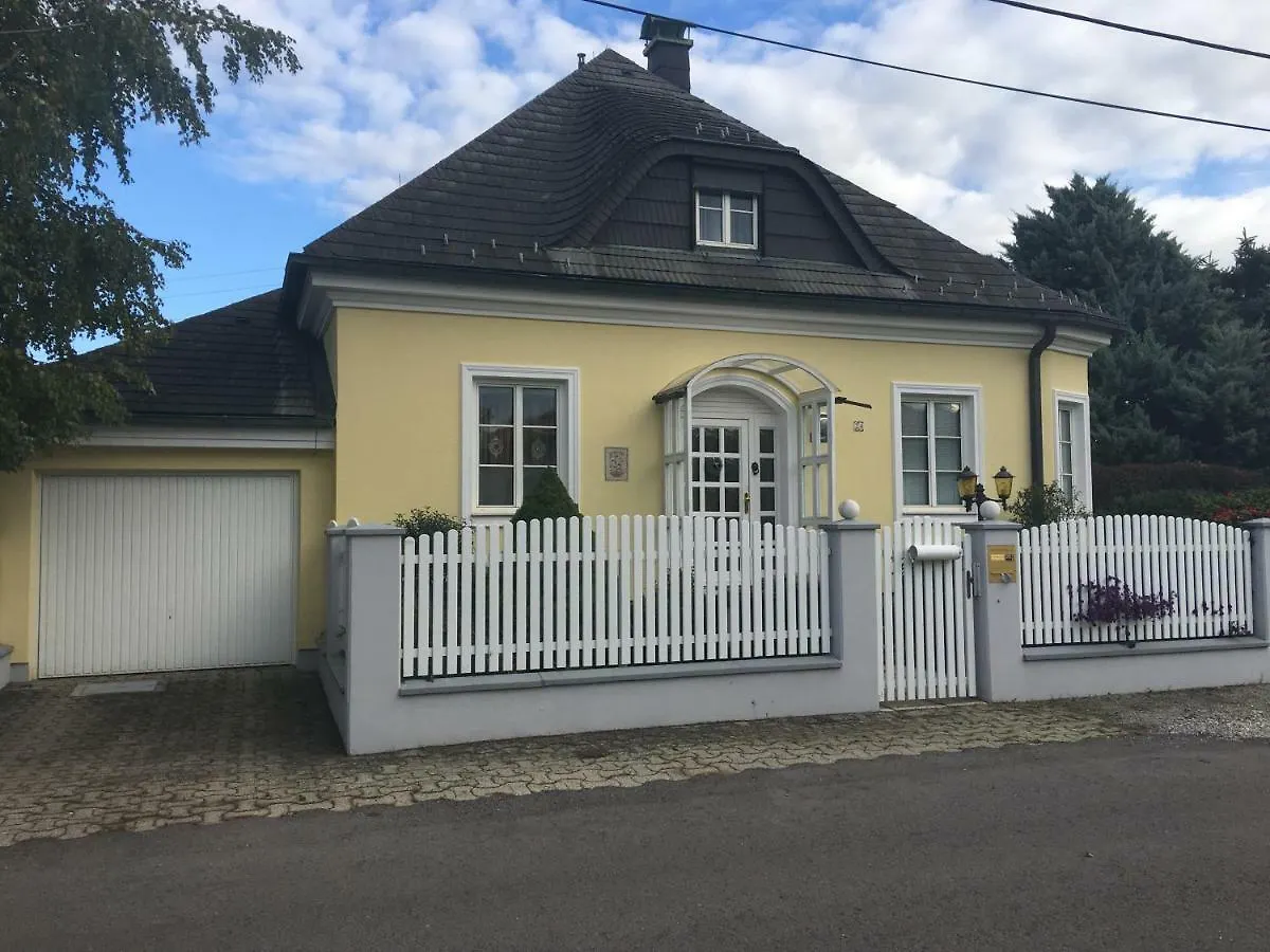 Haus In Idyllischer Lage Villa Bécs